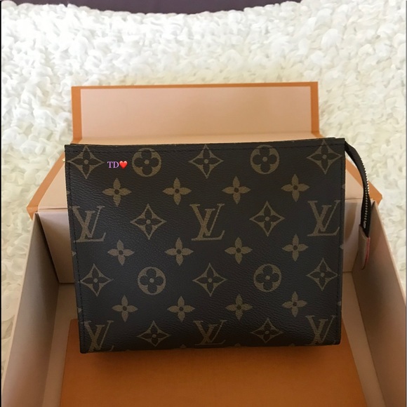🎁BRAND NEW LOuis Vuitton Toiletry 19 - Picture 2 of 9